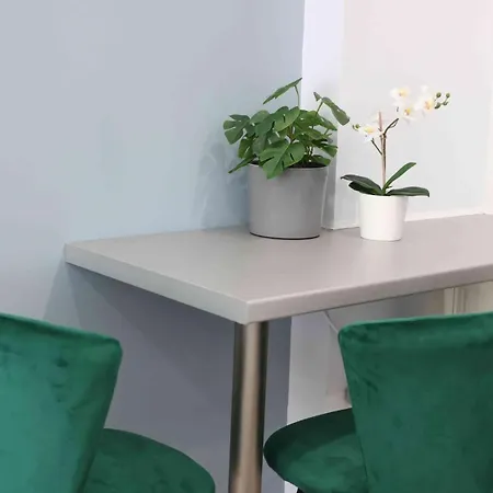 Phaedrus Living Harbour Bliss Studio Apartment *